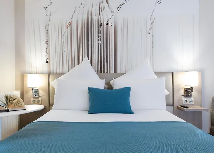 Hotel Mercure Montparnasse Raspail 4*