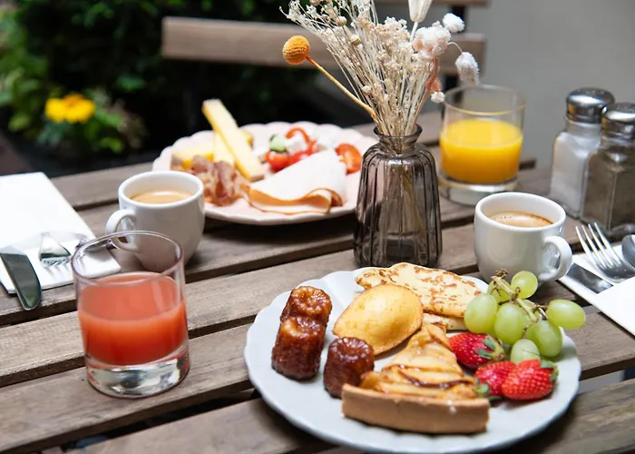 Hotel Mercure Montparnasse Raspail 4*
