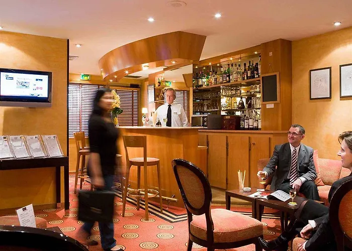 Mercure Montparnasse Raspail 4*