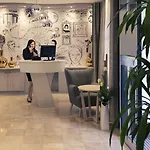 巴黎蒙帕纳斯拉斯帕伊美居酒店 酒店