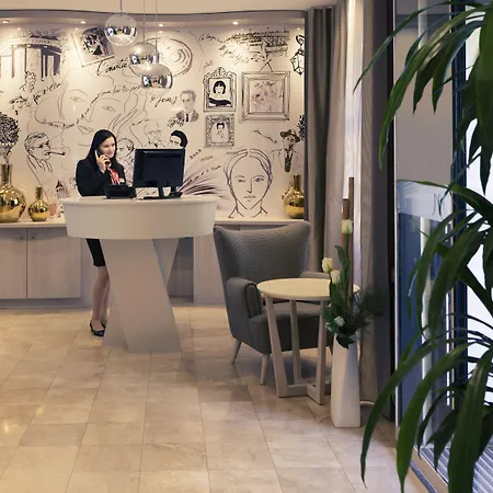 Mercure Montparnasse Raspail Hotel