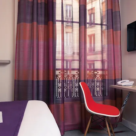 Mercure Montparnasse Raspail Hotel 4*