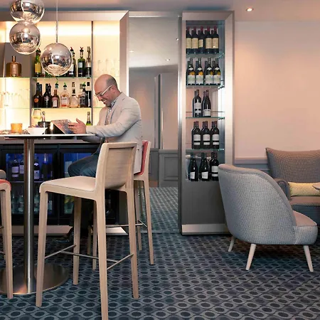 メルキュール モンパルナス ラスパイユ 4*