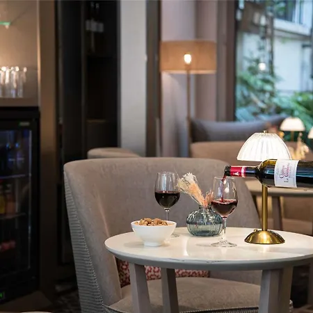 Mercure Montparnasse Raspail Hotel París