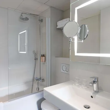 Mercure Montparnasse Raspail Hotel 4*