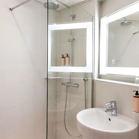 Mercure Montparnasse Raspail 4* París