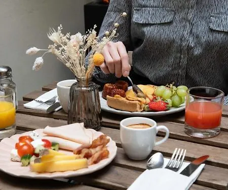 Mercure Montparnasse Raspail Hotel 4*