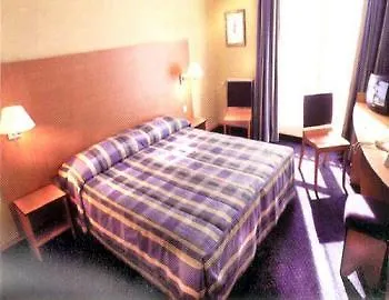 Mercure Montparnasse Raspail Hotel 4*