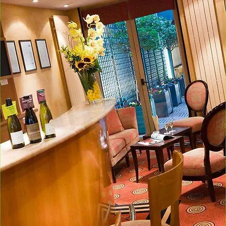 Mercure Montparnasse Raspail Hotel 4*