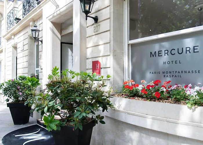Hotel Mercure Montparnasse Raspail 4*