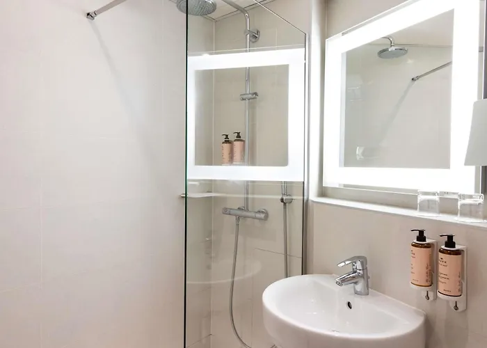 Mercure Montparnasse Raspail 4*