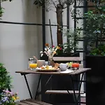 Mercure Montparnasse Raspail Hotel 4*