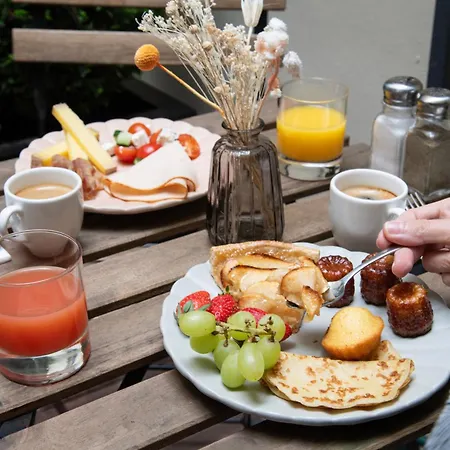 Отель Mercure Montparnasse Raspail