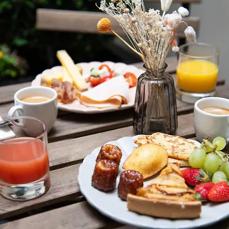 Отель Mercure Montparnasse Raspail 4*