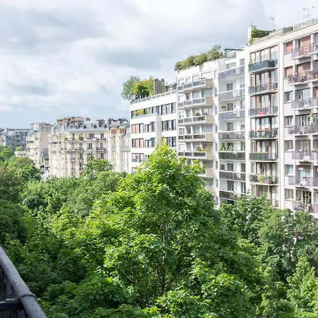 Отель Mercure Montparnasse Raspail