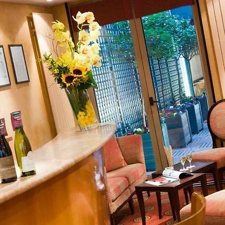 Отель Mercure Montparnasse Raspail